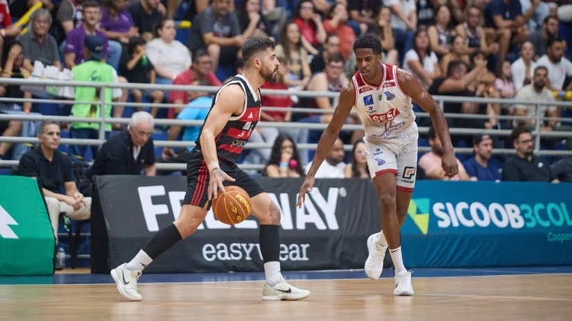 NBB: Flamengo vence Franca por placar centenário e sai na frente pelas semifinais