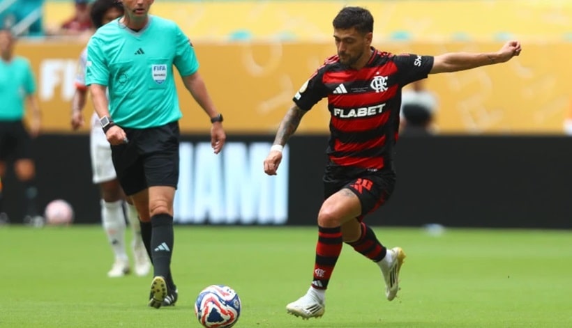 Flamengo perde para o Bayern em jogo de seis gols e está eliminado