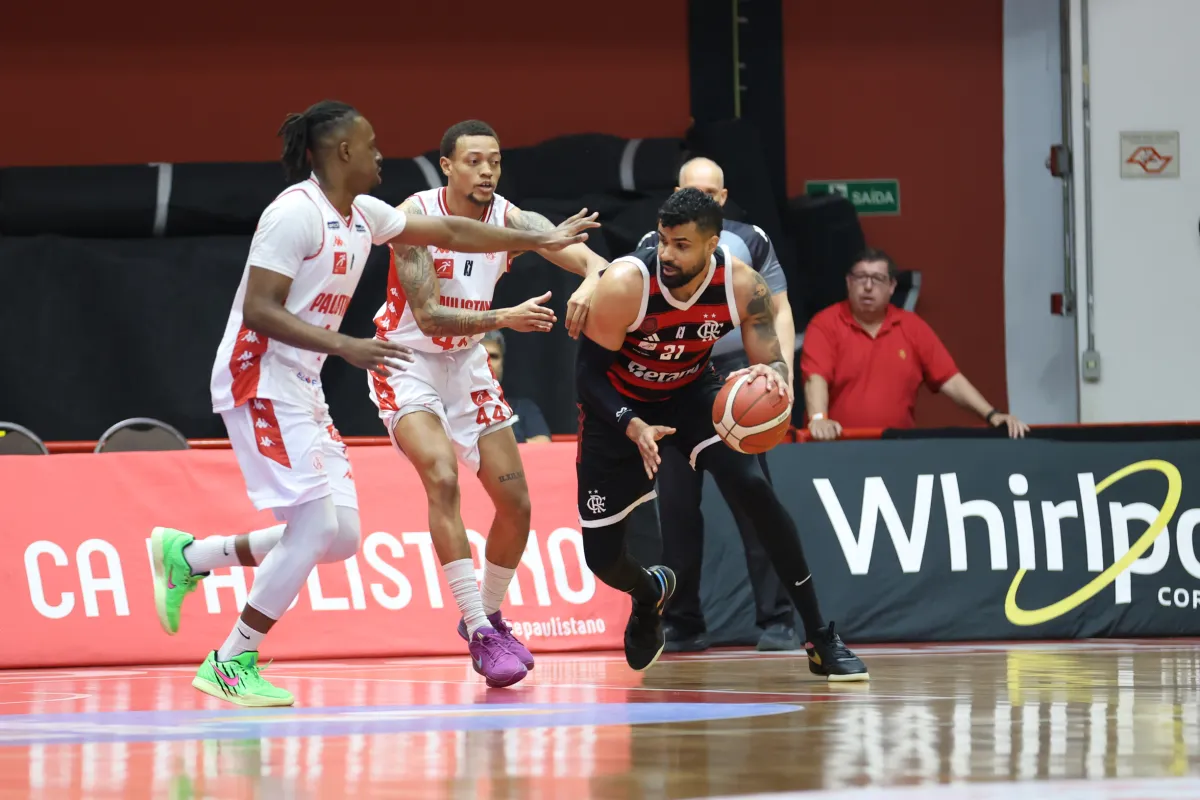 Flamengo mantém invencibilidade após vitória emocionante sobre o Paulistano no NBB