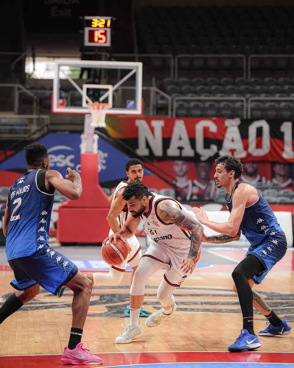 Flamengo enfrenta dificuldades e vence Rio Claro em partida do NBB