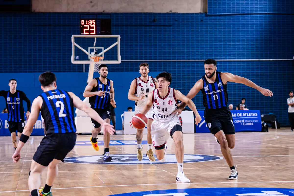 Flamengo sofre derrota para o Pinheiros em jogo marcado por rebotes perdidos