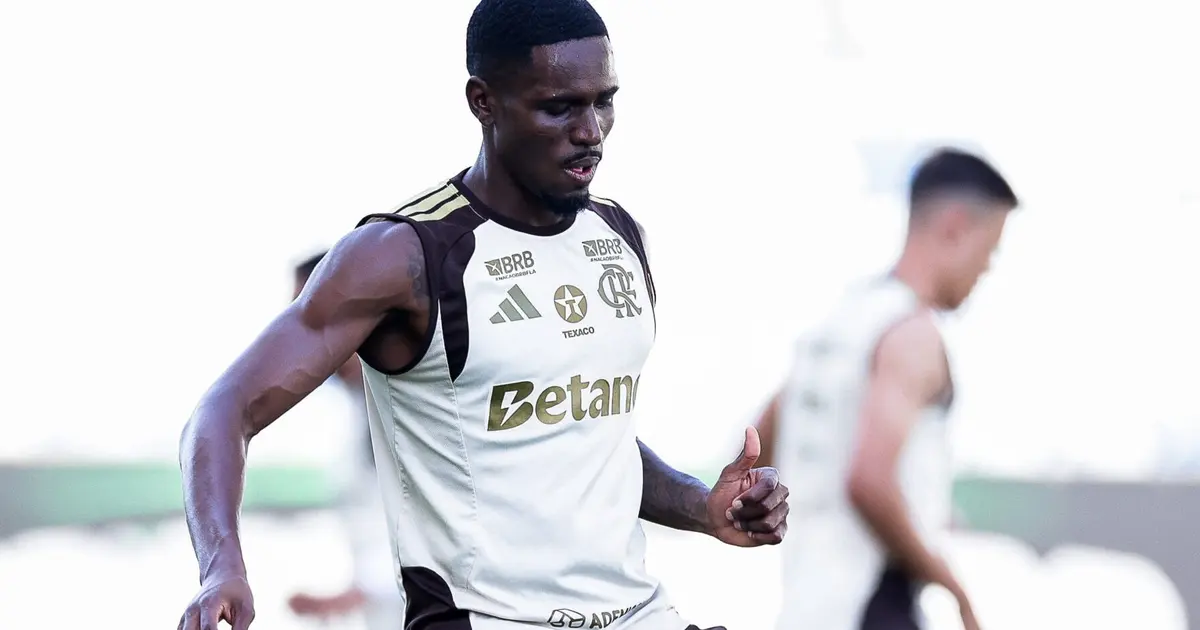 Evertton Araújo do Flamengo fala sobre sonho de jogar na Europa