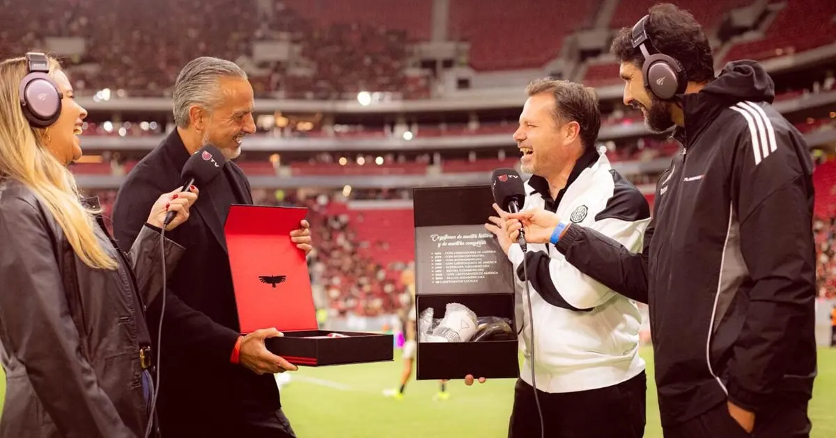 Flamengo e Olimpia se enfrentam em amistoso no Estádio Mané Garrincha