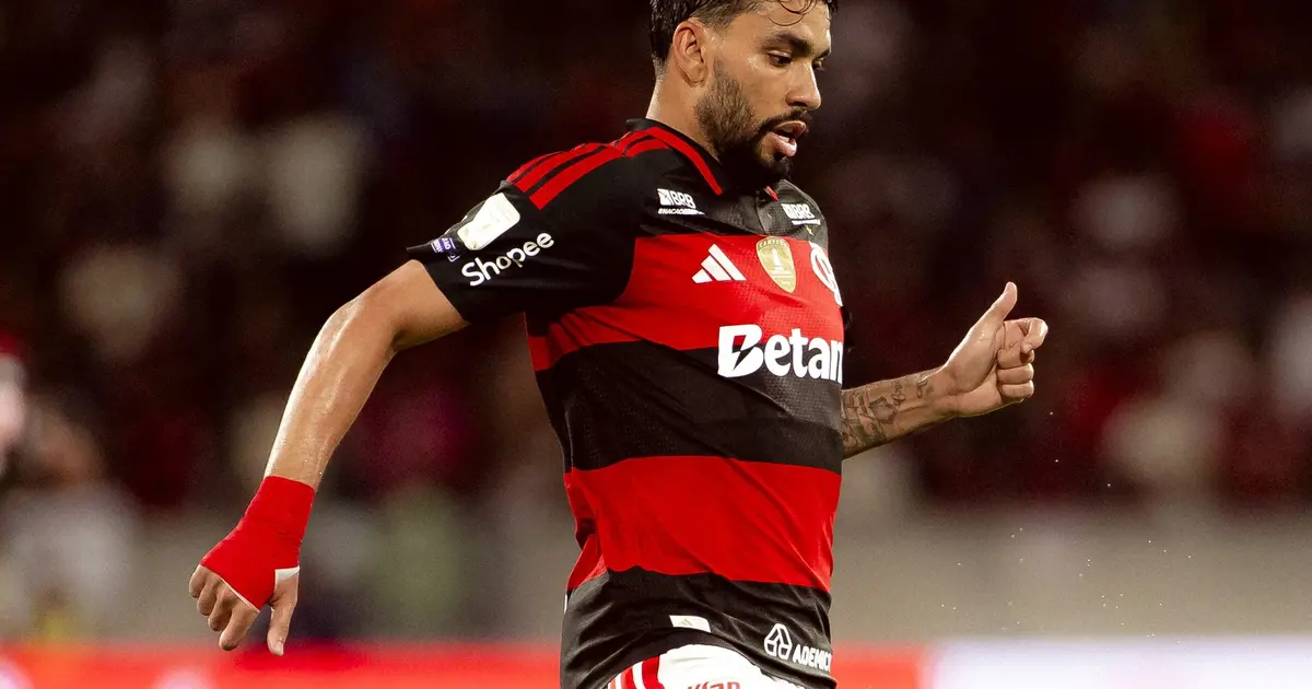 Lucas Paquetá retorna ao Flamengo e inicia tratamento para recuperação