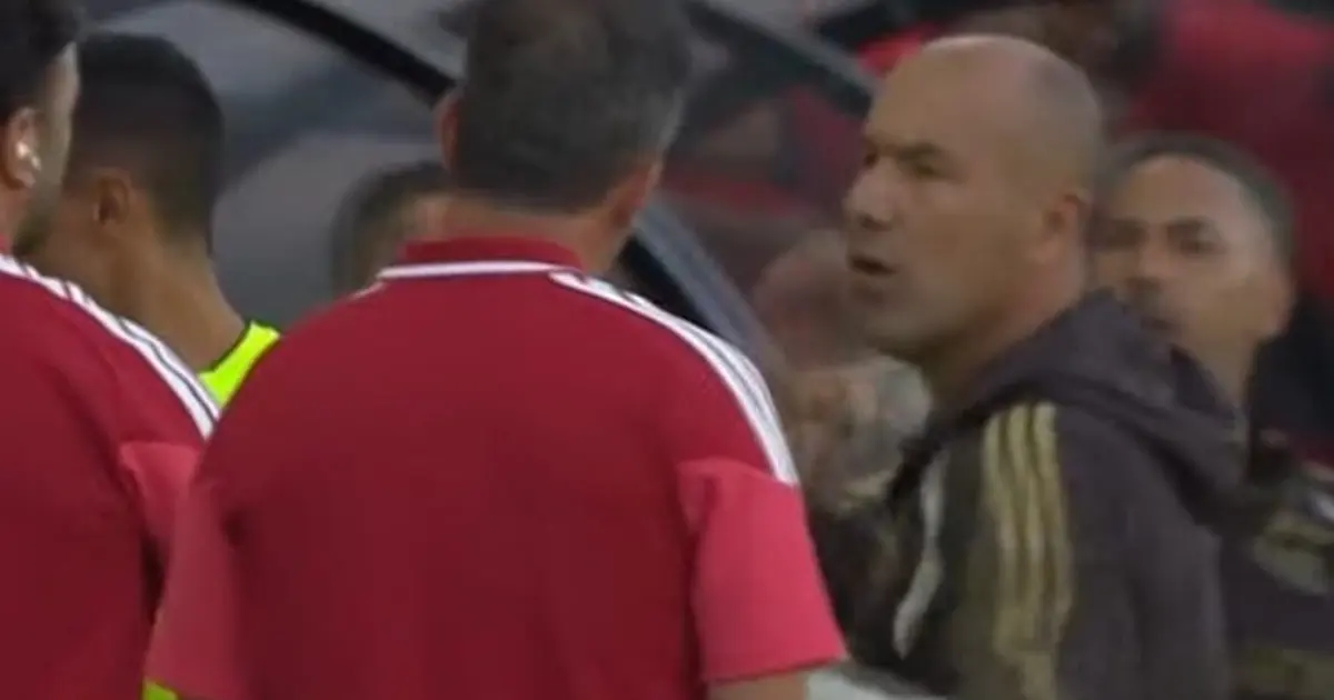 Amistoso entre Benfica e Flamengo é marcado por polêmicas e tensão em campo