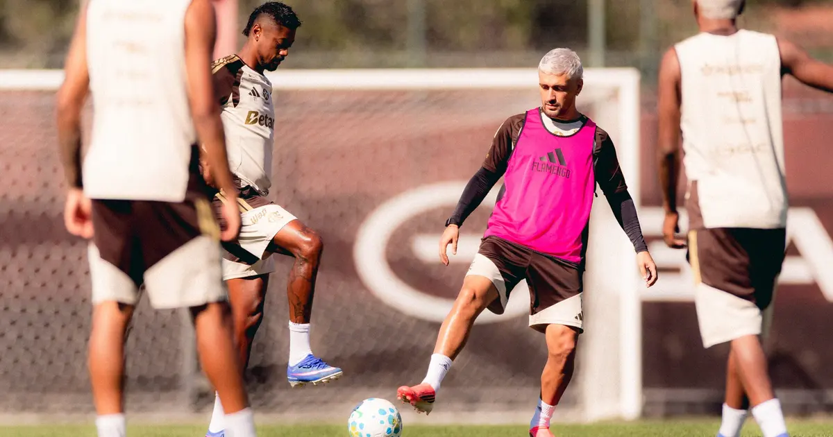 Flamengo anuncia jogadores para duelo contra Chapecoense com retorno de Arrascaeta
