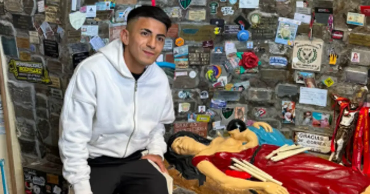 Thiago Almada retorna à Argentina para cumprir promessa após Copa do Mundo