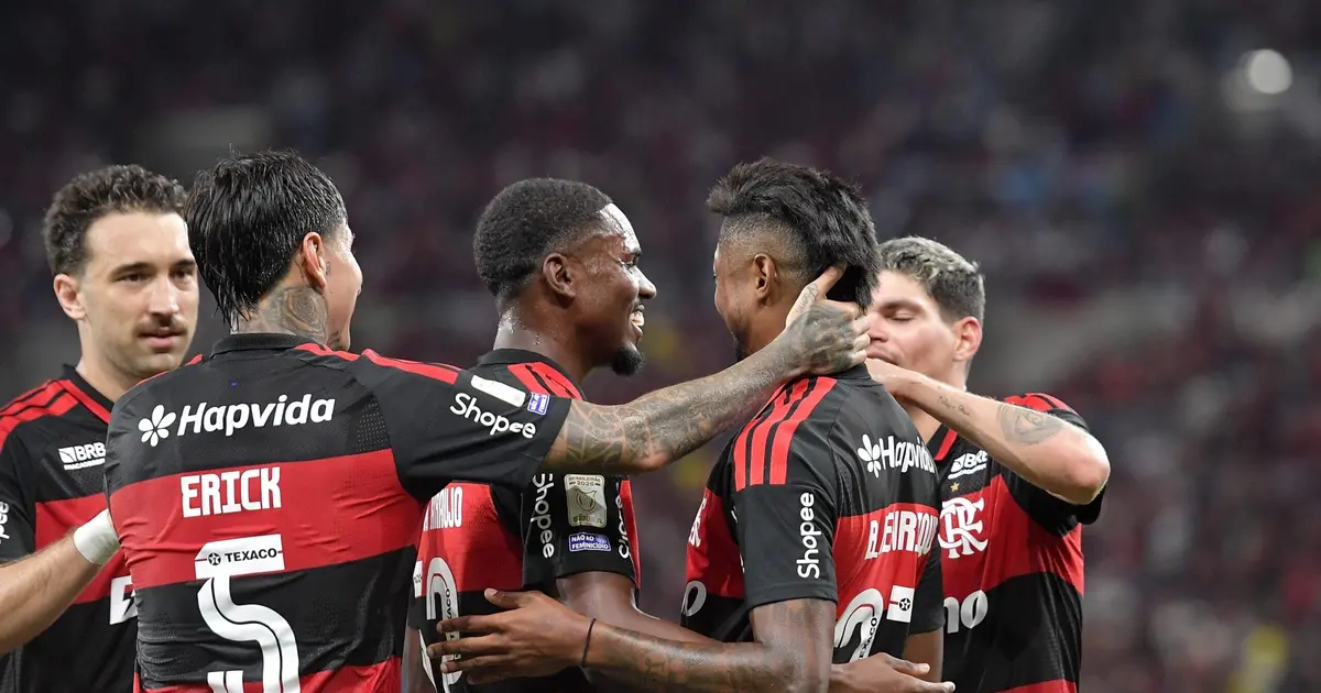 Análise da Partida: Flamengo Vence Vitória e Diminui Diferença no Brasileirão