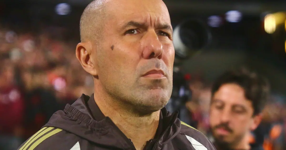 Leonardo Jardim defende seu trabalho após vitória do Flamengo sobre o Vitória