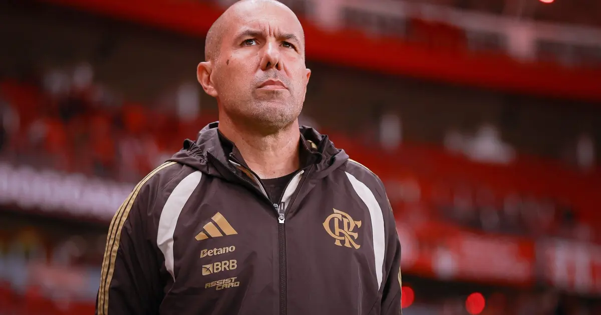 Flamengo enfrenta agosto decisivo com desafios na Libertadores e Brasileirão