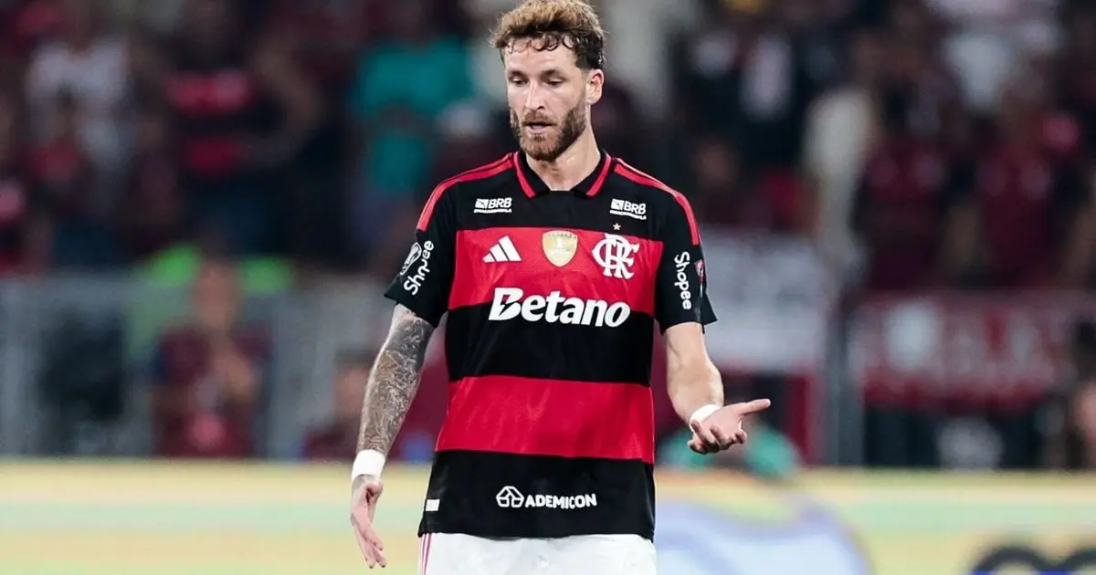 Léo Pereira critica gramado do Maracanã após vitória do Flamengo na Libertadores