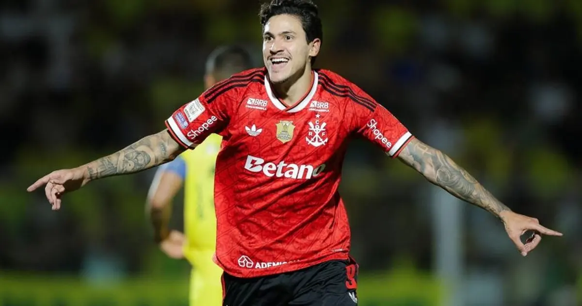 Flamengo goleia Mirassol e se aproxima do Palmeiras na tabela