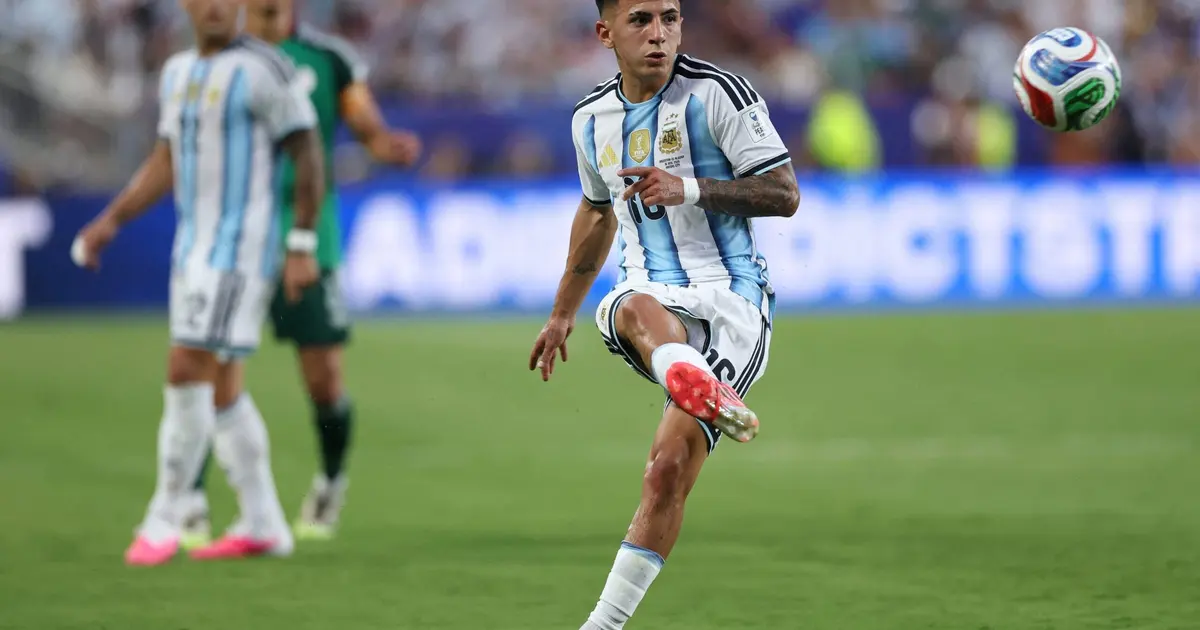Thiago Almada revela preferência por Boca Juniors em entrevista sobre transferências