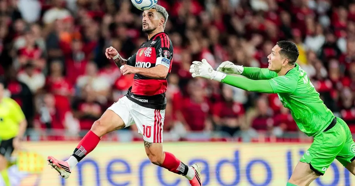 Arrascaeta brilha e garante classificação do Flamengo na Libertadores