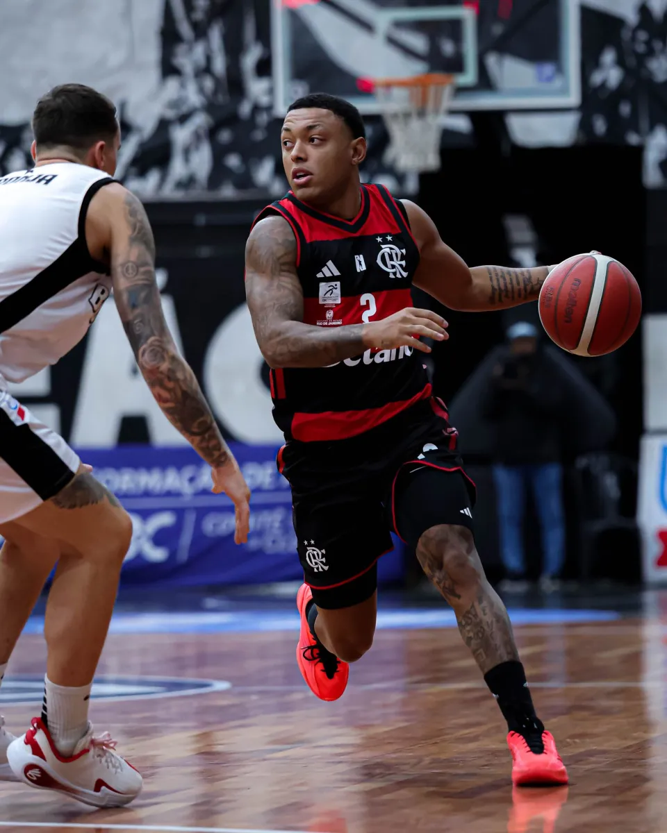 Flamengo supera início lento e vence Botafogo com grande segundo tempo