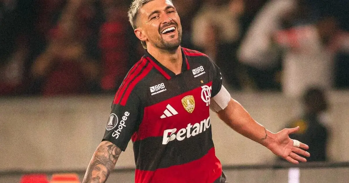 Arrascaeta atinge 200 jogos pelo Flamengo no Maracanã em grande estilo