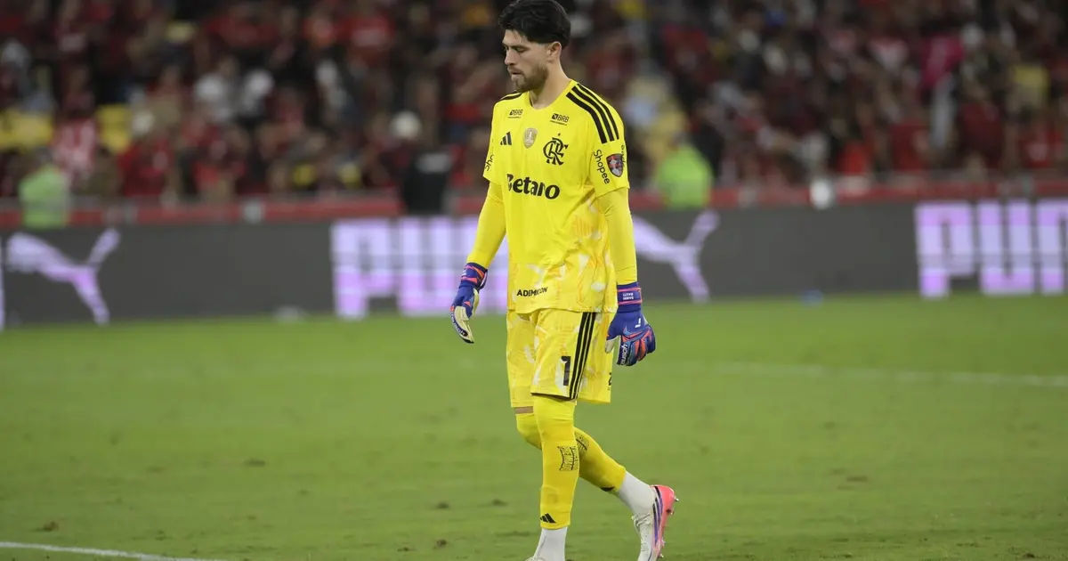 Condições do gramado do Maracanã geram descontentamento entre jogadores de Flamengo e Fluminense