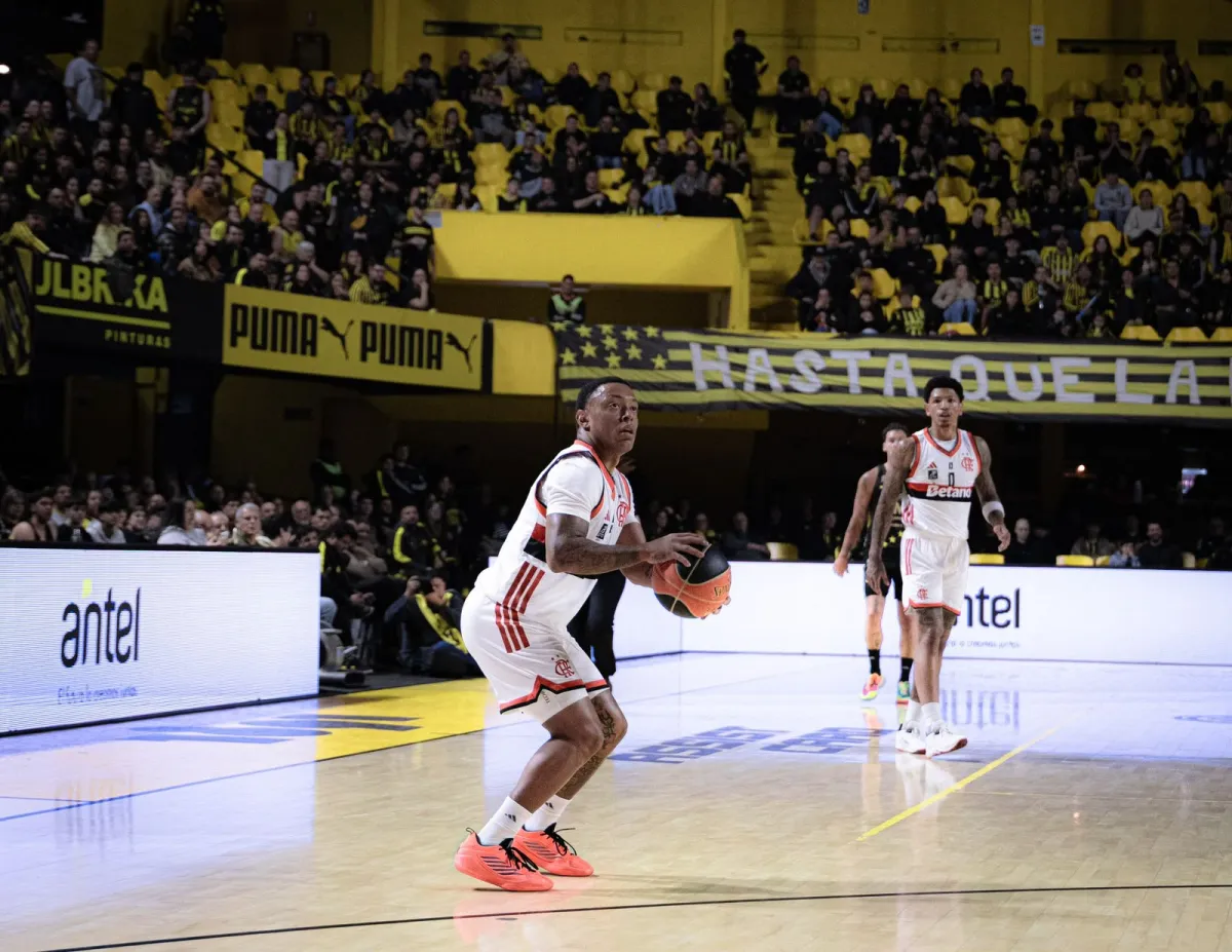Flamengo supera Penarol em amistoso e mostra evolução no início da temporada