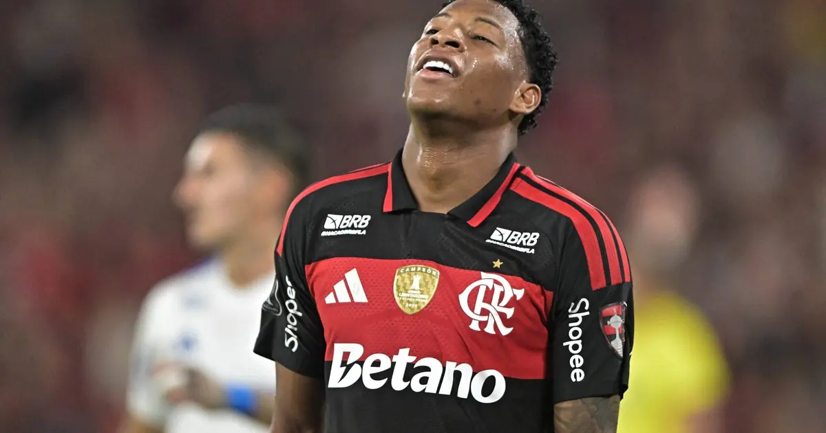 Flamengo enfrenta dilema com retorno de Gonzalo Plata e novos reforços