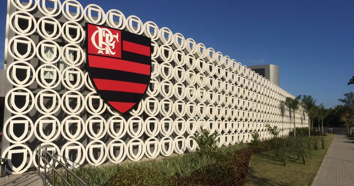 Flamengo desmente negociação com Fatal Model e toma medidas legais
