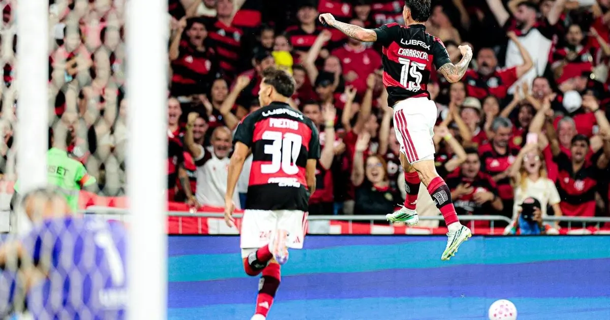 Flamengo vence Fluminense e se mantém na liderança do Campeonato Brasileiro