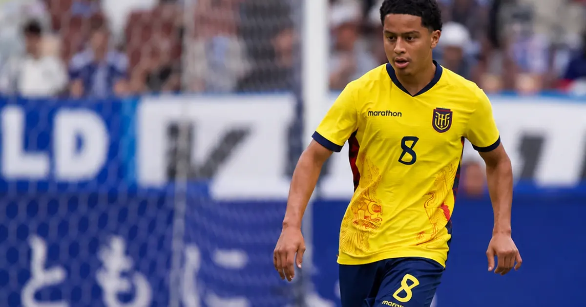 Anthony Valencia brilha com assistência, mas falha em pênalti pelo Equador