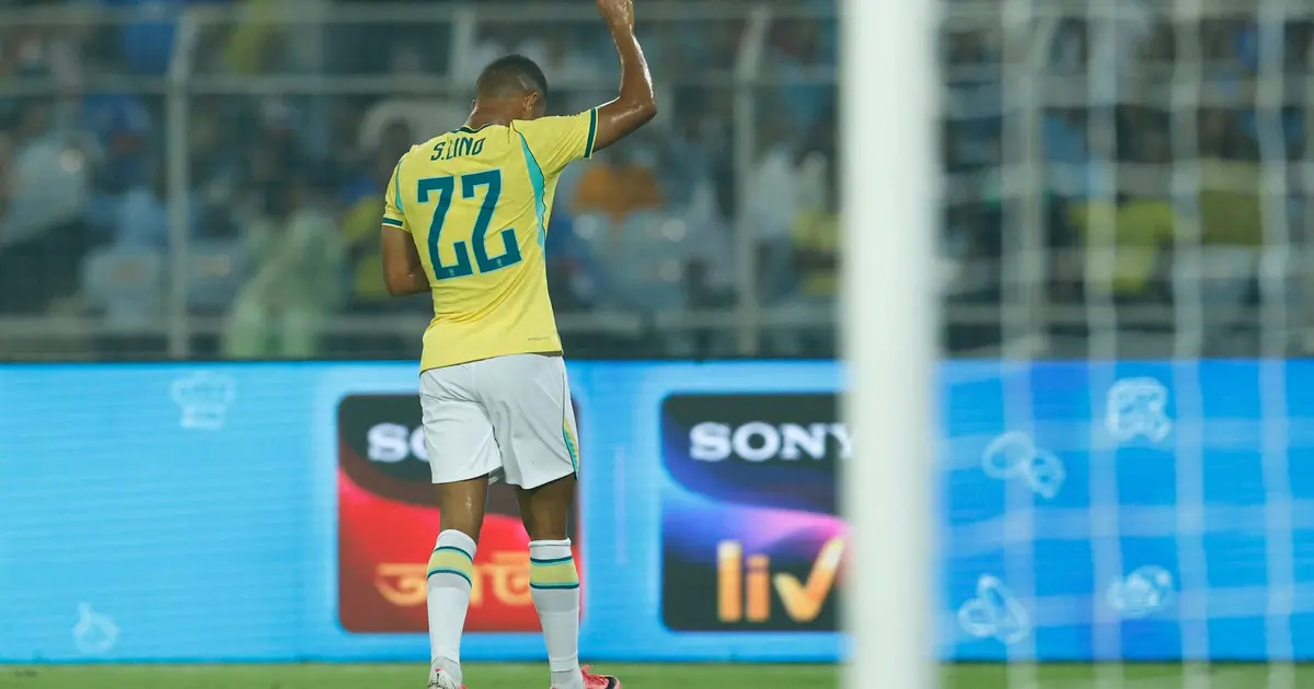 Samuel Lino retorna ao Flamengo em alta após destaque na Seleção Brasileira