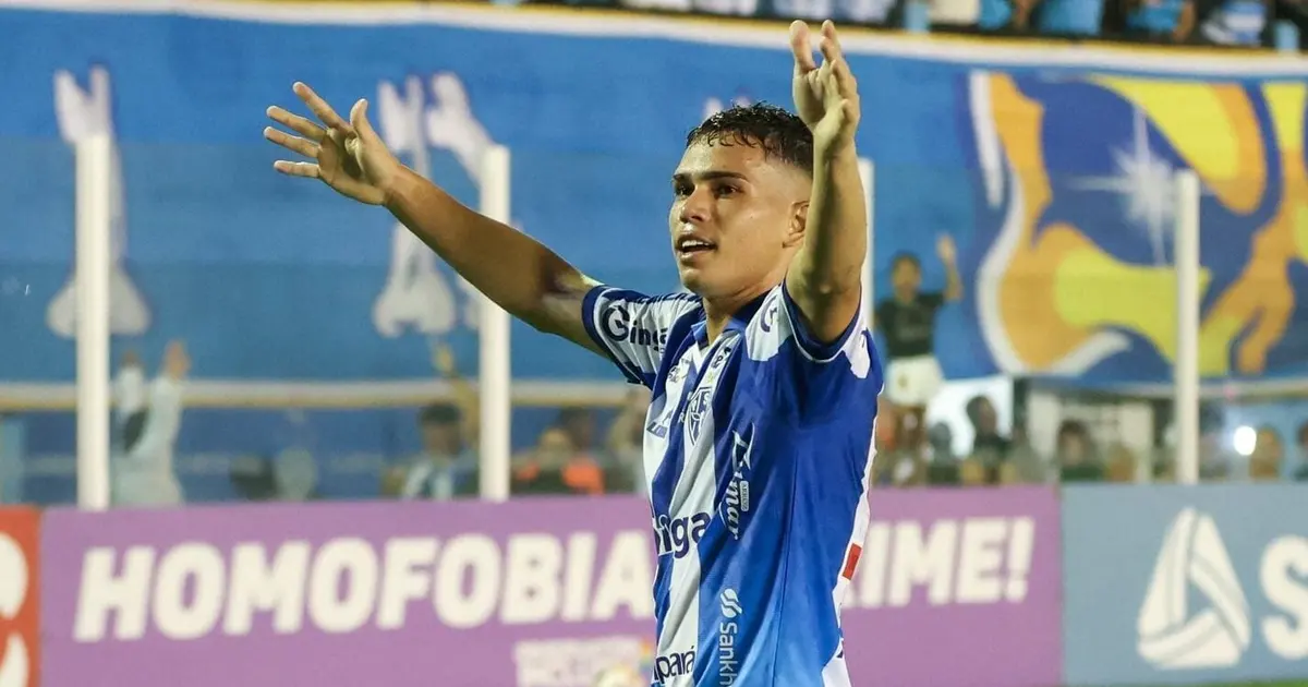 Pedro Henrique se despede do Paysandu após emocionante partida em casa