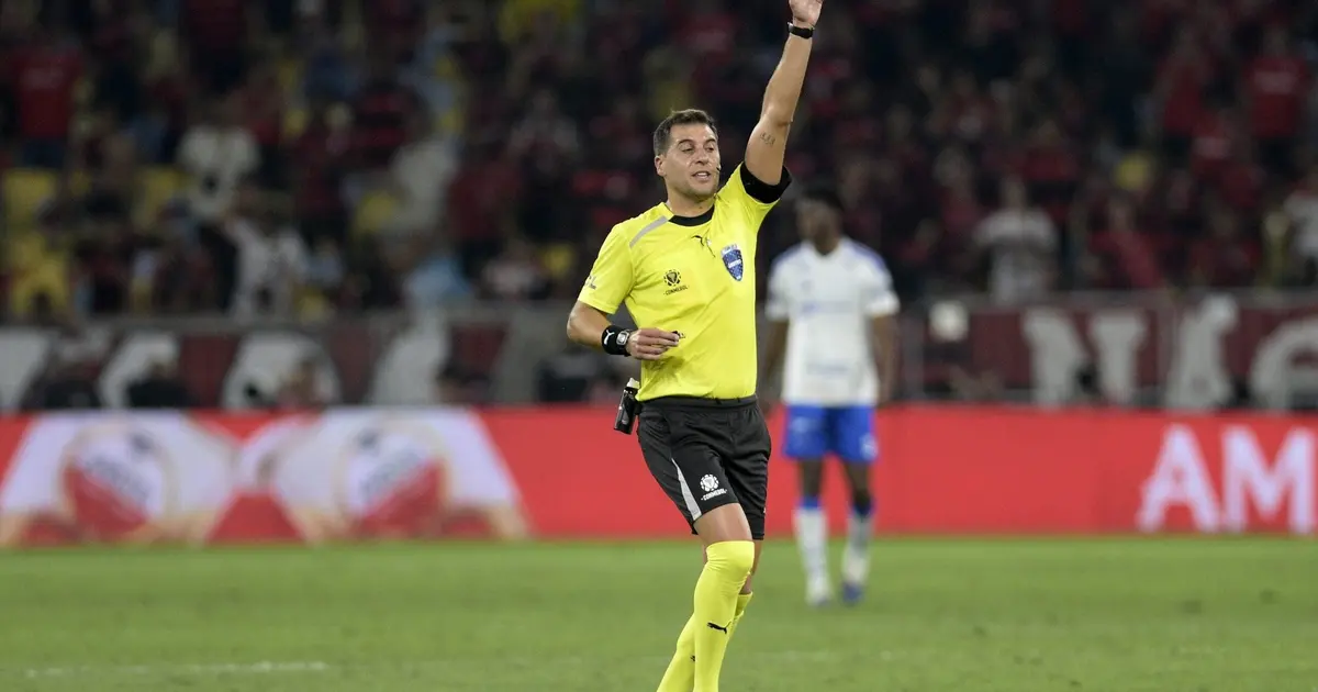 Árbitro uruguaio Gustavo Tejera será responsável por Flamengo x Estudiantes na Libertadores