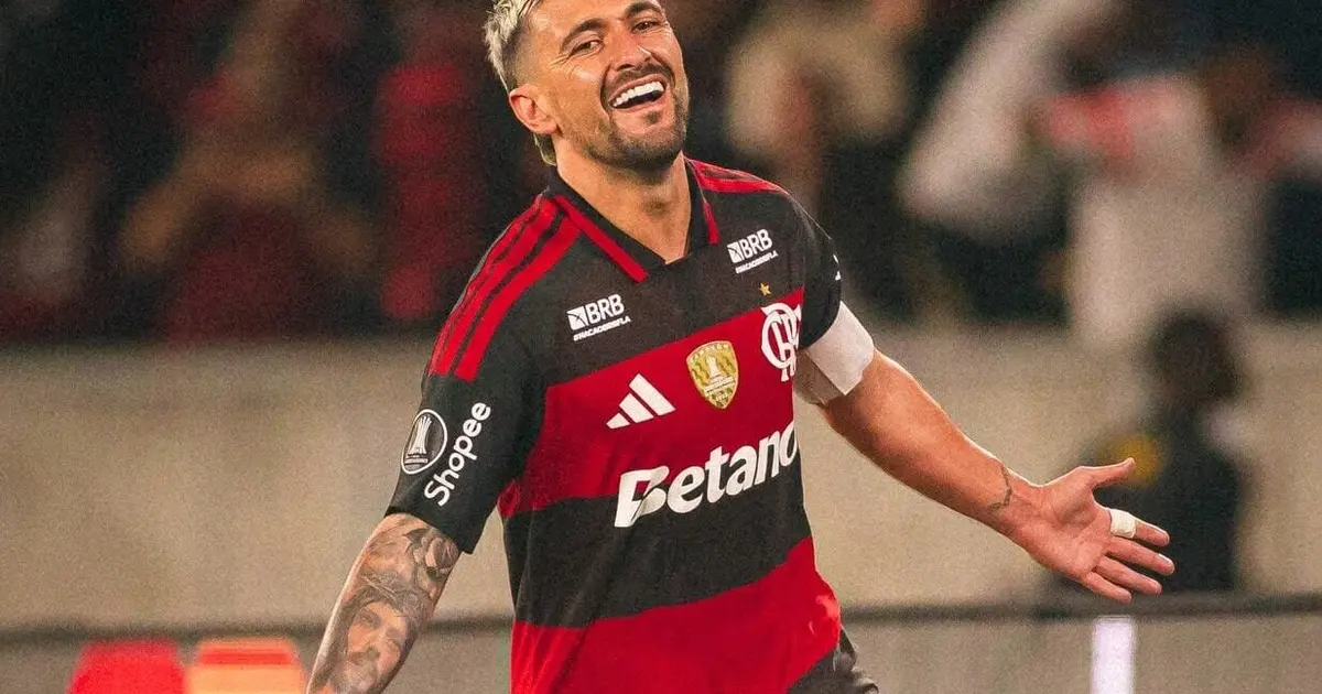 Giorgian De Arrascaeta realiza cirurgia no punho e inicia recuperação
