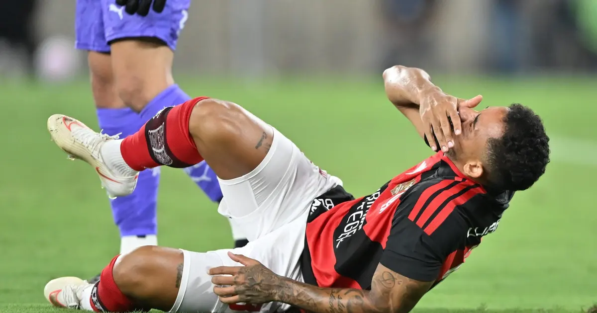 Flamengo critica arbitragem após fratura de Danilo em clássico contra o Fluminense